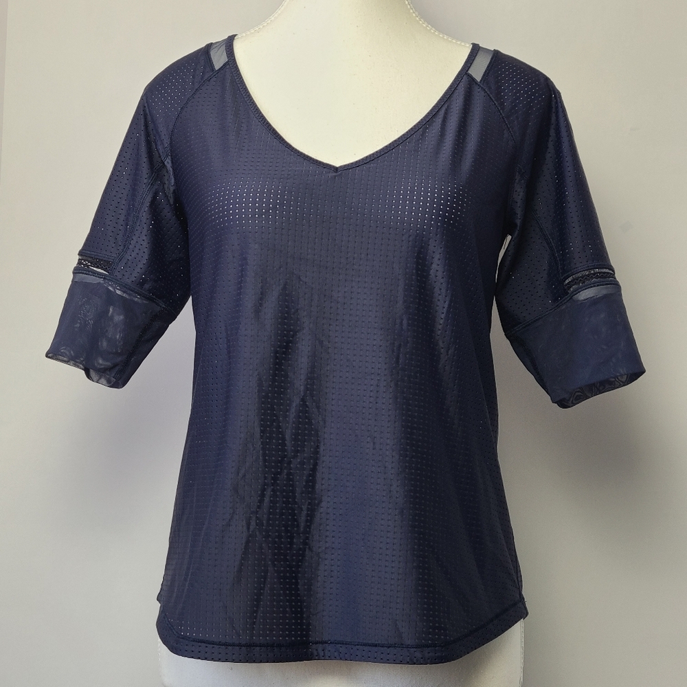 Lululemon Athletica Var-City 1/2 sleeve deep navy v-neck  shirt, PTP 16"